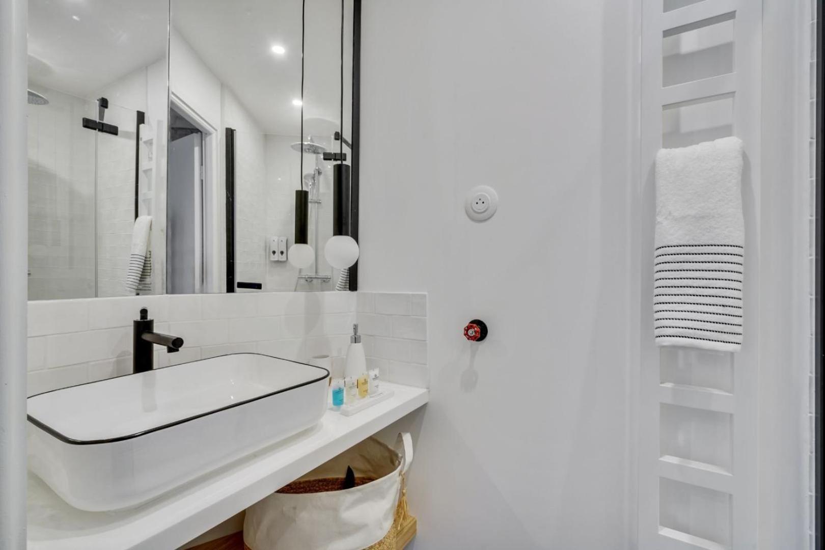 194 Suite Maison Parisienne Екстер'єр фото